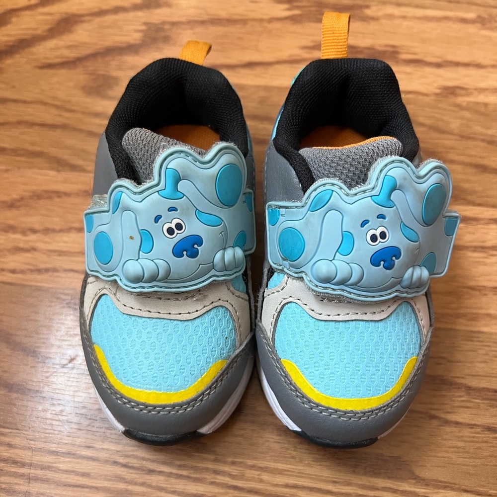 Blues Clues Toddler sneakers. Size 5